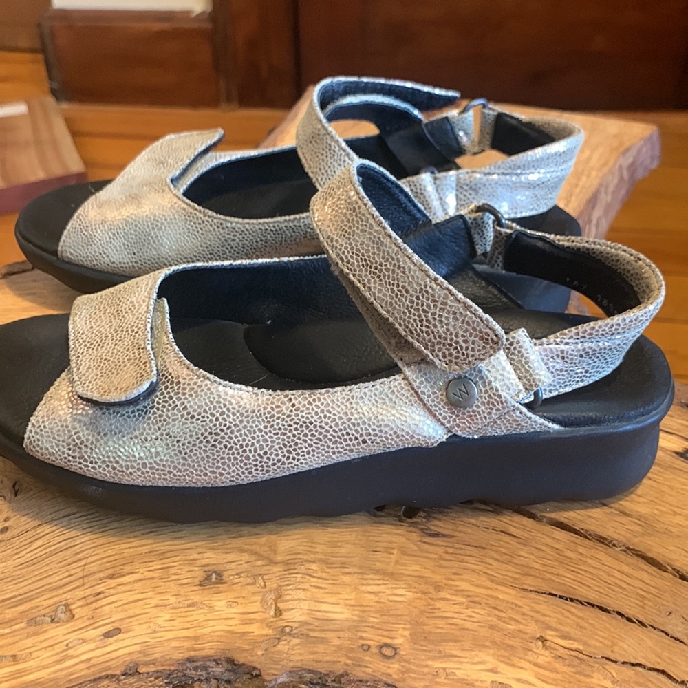 WOLKY GOLD PICHU SANDALS